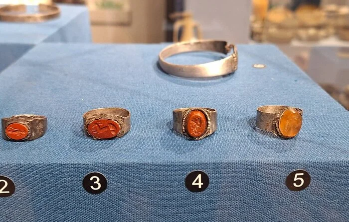They dug it up - The photo, Ancient artifacts, Archeology, Simferopol, Crimea, Antiquity, Alans, Silver, Cornelian, Ring
