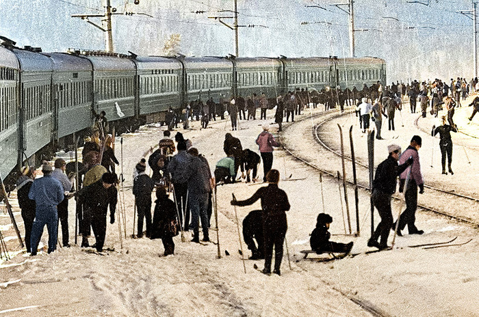 Ностальгические фотографии Советских зимних забав и просто интересных снимков. 20 раскрашенных фотографий Старое фото, Фотография, СССР, Детство в СССР, Зима, Зимние забавы, Колоризация, Длиннопост