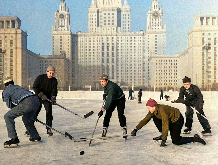 Ностальгические фотографии Советских зимних забав и просто интересных снимков. 20 раскрашенных фотографий Старое фото, Фотография, СССР, Детство в СССР, Зима, Зимние забавы, Колоризация, Длиннопост