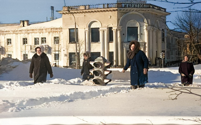 Ностальгические фотографии Советских зимних забав и просто интересных снимков. 20 раскрашенных фотографий Старое фото, Фотография, СССР, Детство в СССР, Зима, Зимние забавы, Колоризация, Длиннопост