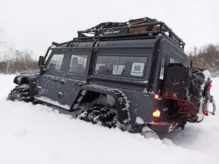 Black R/C Land Rover Defender snowy such wheels - Моё, Радиоуправляемые модели, Хобби, Зима, Фотография, Длиннопост