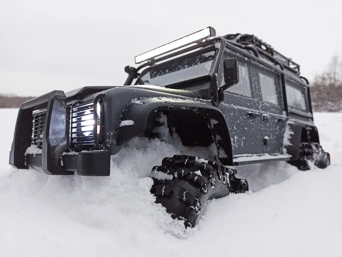 Black R/C Land Rover Defender snowy such wheels - Моё, Радиоуправляемые модели, Хобби, Зима, Фотография, Длиннопост