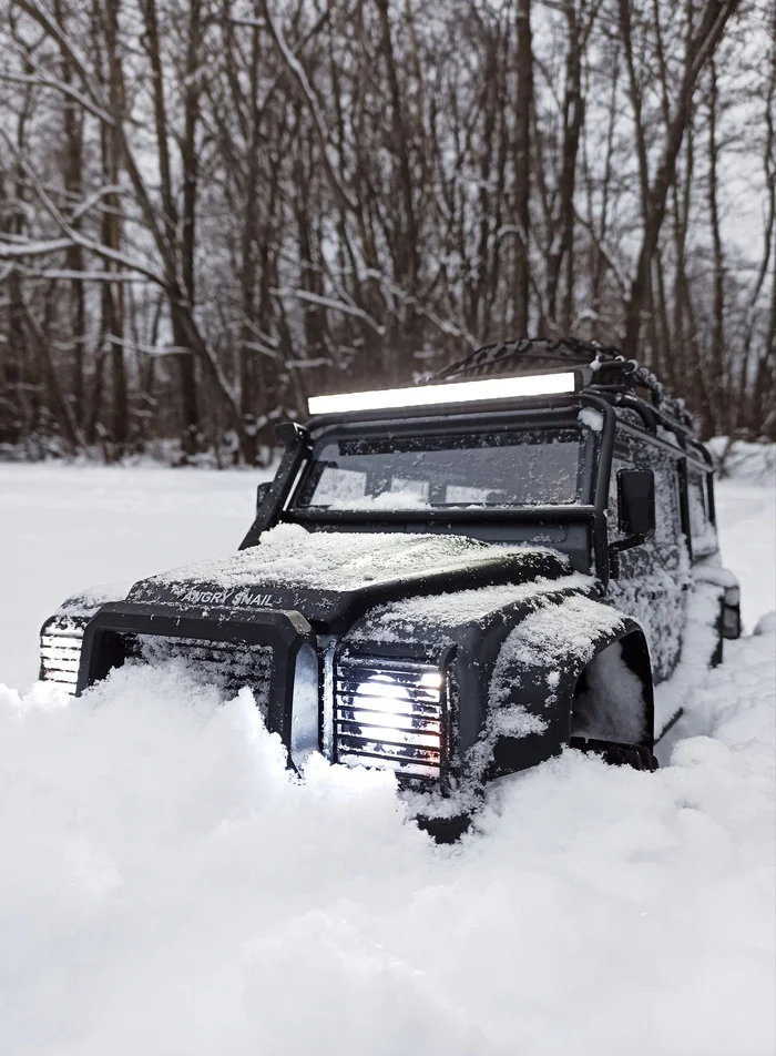 Black R/C Land Rover Defender snowy such wheels - Моё, Радиоуправляемые модели, Хобби, Зима, Фотография, Длиннопост