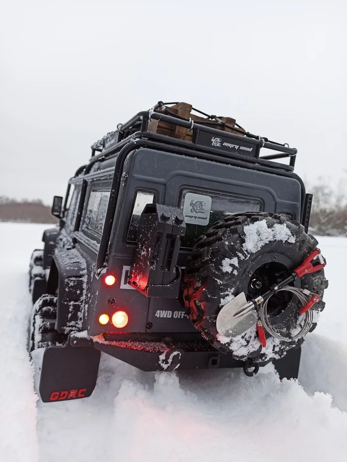 Black R/C Land Rover Defender snowy such wheels - Моё, Радиоуправляемые модели, Хобби, Зима, Фотография, Длиннопост