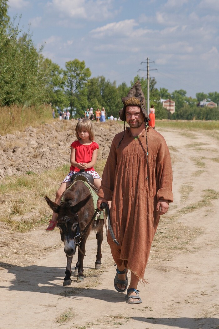 Можно прокатиться на транспорте того времени.