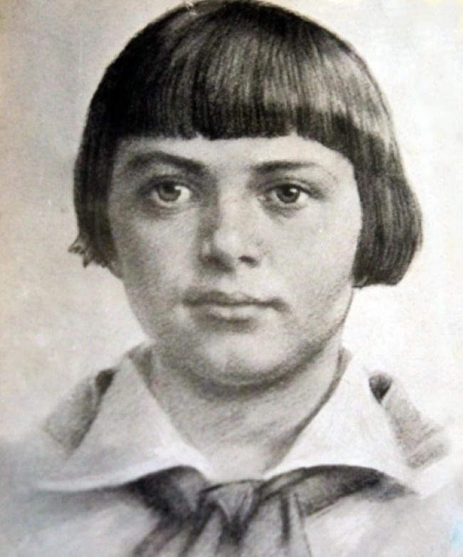 Зина Портнова в пионерском возрасте