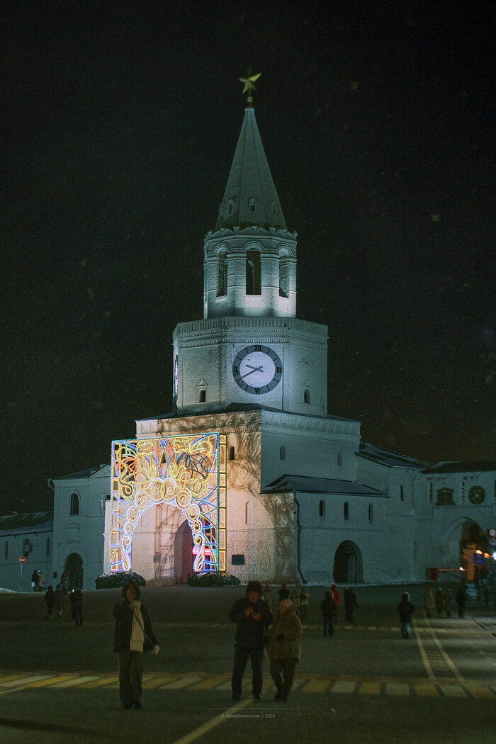 Спасская башня приглашает в казанский кремль. 2025