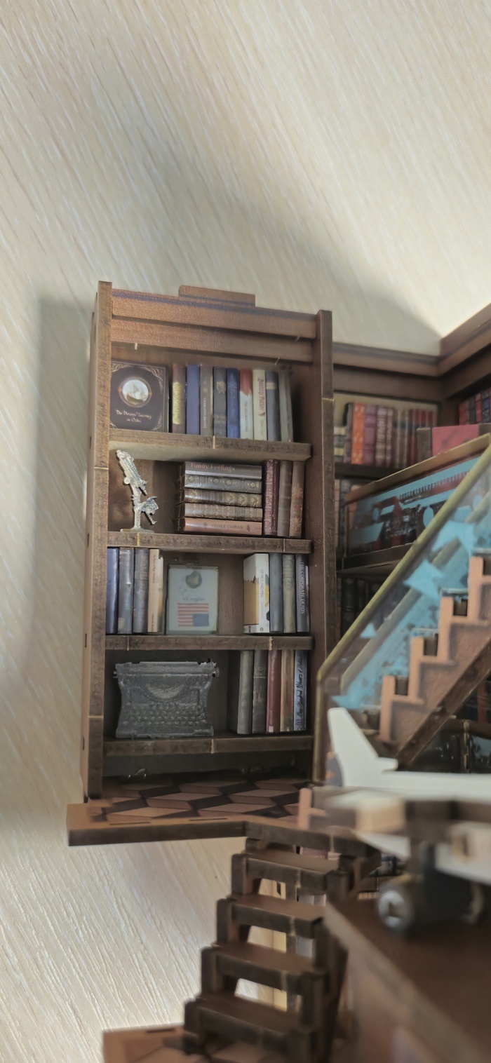 Заполняем книжные полки