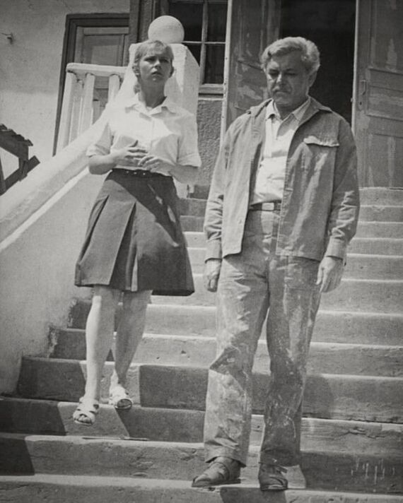 Всего один роковой случай перечеркнул карьеру замечательной актрисы с задумчивой улыбкой Натальи Вавиловой... Советские актеры, СССР, Знаменитости, Актеры и актрисы, Дети, Фильмы, Фото со съемок, Советское кино, Брак (супружество), Семья, Несчастный случай, Биография, Российское кино, Длиннопост, Telegram (ссылка), 80-е Всего один роковой случай перечеркнул карьеру замечательной актрисы с задумчивой улыбкой Натальи Вавиловой... Советские актеры, СССР, Знаменитости, Актеры и актрисы, Дети, Фильмы, Фото со съемок, Советское кино, Брак (супружество), Семья, Несчастный случай, Биография, Российское кино, Длиннопост, Telegram (ссылка), 80-е