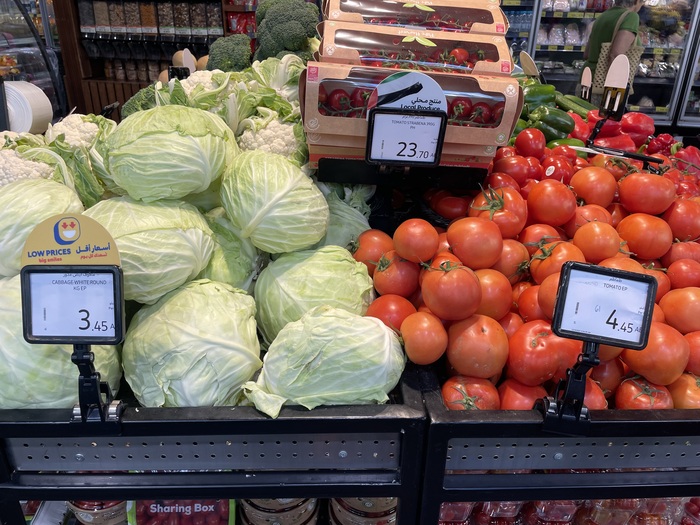 Капуста 100р, помидоры 130р