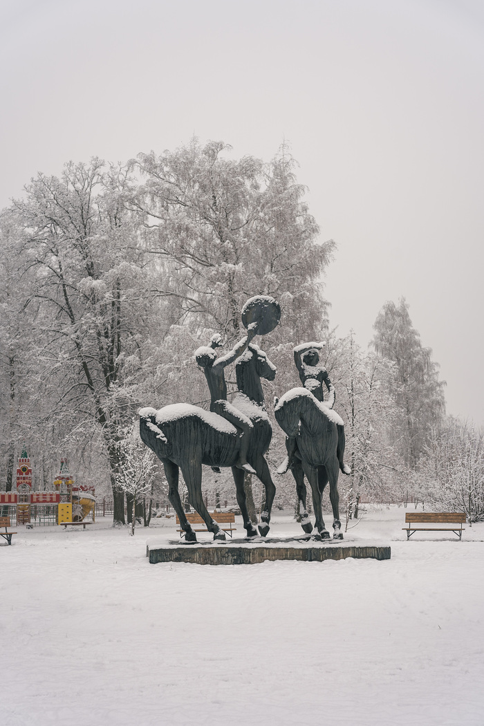 Там же, композиция "Дон и Шат"