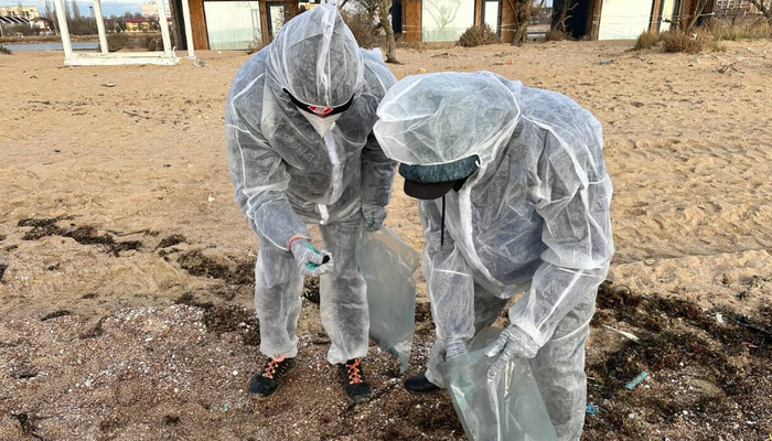 <a href="https://pikabu.ru/story/rssparsing_novostnyikh_lent_ot_12012025_g_12242873?u=https%3A%2F%2Fdobro.press%2Fnews%2Fmazut-v-krymu-kak-spasayut-poluostrov-posle-avarii&t=%D0%9E%D1%87%D0%B8%D1%81%D1%82%D0%BA%D0%B0%2C%20%D0%BE%D1%82%D0%BB%D0%BE%D0%B2%2C%20%D0%BA%D0%BE%D0%BD%D1%82%D1%80%D0%BE%D0%BB%D1%8C%3A%20%D0%BA%D0%B0%D0%BA%20%D0%9A%D1%80%D1%8B%D0%BC%20%D0%B8%D0%B7%D0%B1%D0%B0%D0%B2%D0%BB%D1%8F%D0%B5%D1%82%D1%81%D1%8F%20%D0%BE%D1%82%20%D1%81%D0%BB%D0%B5%D0%B4%D0%BE%D0%B2%20%D0%B0%D0%B2%D0%B0%D1%80%D0%B8%D0%B8%20%D0%B2%20%D0%A7%D1%91%D1%80%D0%BD%D0%BE%D0%BC%20%D0%BC%D0%BE%D1%80%D0%B5&h=fef3c04bec6767f5707f2c72f0d56cabb979e631" title="https://dobro.press/news/mazut-v-krymu-kak-spasayut-poluostrov-posle-avarii" target="_blank" rel="nofollow noopener">Очистка, отлов, контроль: как Крым избавляется от следов аварии в Чёрном море</a>