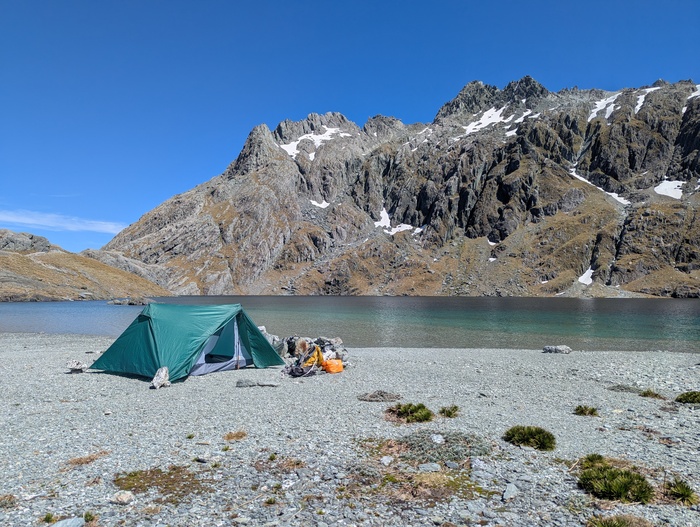озеро Nerine, ~1500 метров. Тут то ветер и дул пока солнце не село.
