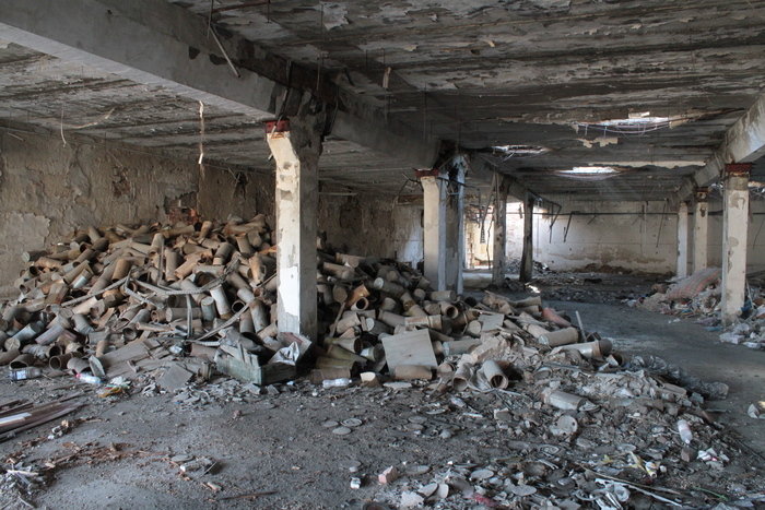 Промзона. Окраина Донецка. Когда-то здесь шла активная работа как с одной, так и с другой стороны. Сейчас никого нет.