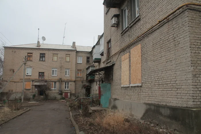 Walking around the DPR. (personal project, Part 4: Walking around the civil infrastructure. New Year 2025) - Special operation, Volunteering, We do not abandon ours, The photo, Beginning photographer, Donetsk, Donbass, Military establishment, Longpost, Politics, DPR, Video, Vertical video, Short videos, Yasynuvataya, War in Donbas
