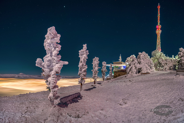 Промерзший Машук в полнолуние