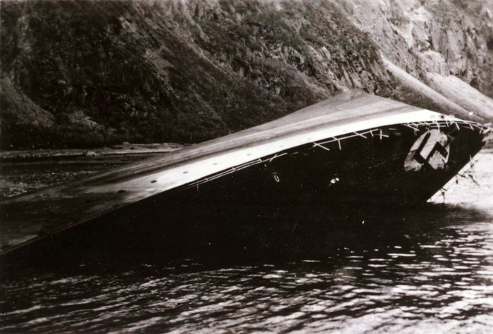 Bernd von Arnim после подрыва своей командой в Ромбакс-фьорде