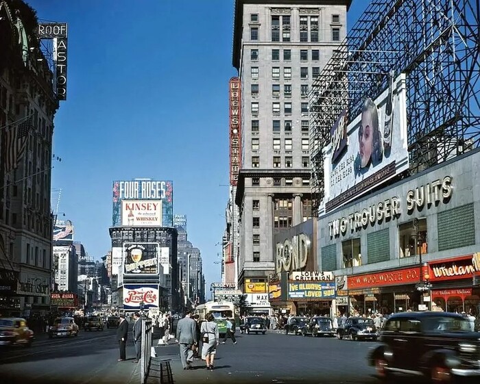 ��� �� Times Square, ��������� ���������� ������� � 1947 ����.