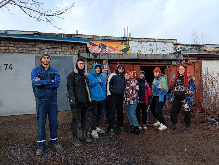 Наша гоп-команда грузчиков и бухгалтеров) Тут спрятался наш организатор, попробуйте угадать кто)