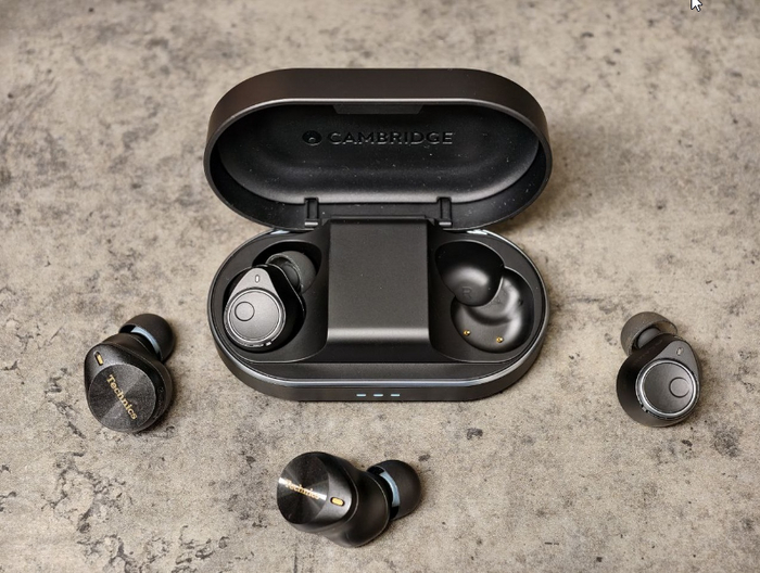  Cambridge Audio Melomania M100.