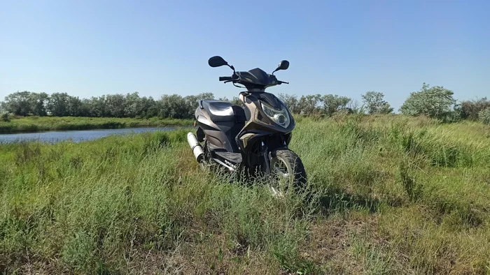 Moped Headlight Upgrade: Replacing the Standard Headlight with an Automotive Bi-LED Lens - My, Repair of equipment, Electrician, Scooter, Moto, Light, Modernization, Garage, Moped, Longpost