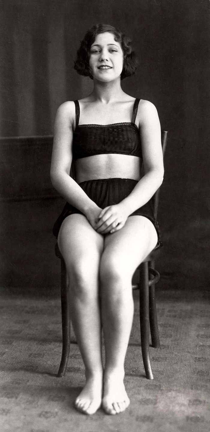        1930  ,  , , , , , 