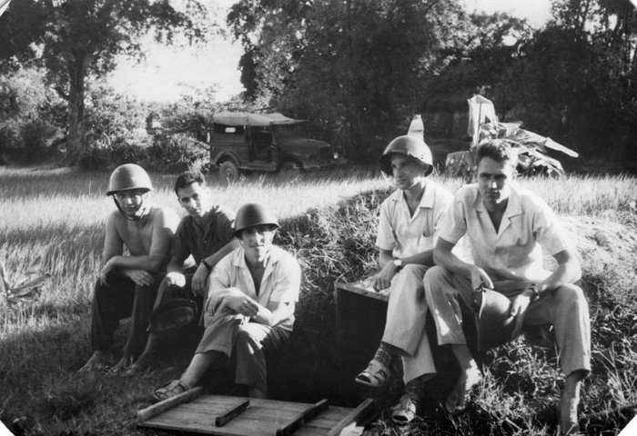 Военные советники из СССР, Болгарии и Кубы на позициях сил ПВО ВНА.