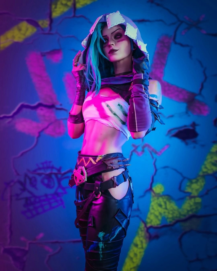  |        , Jinx, Arcane, , League of Legends,  , Riot Games, , Twitter (), 
