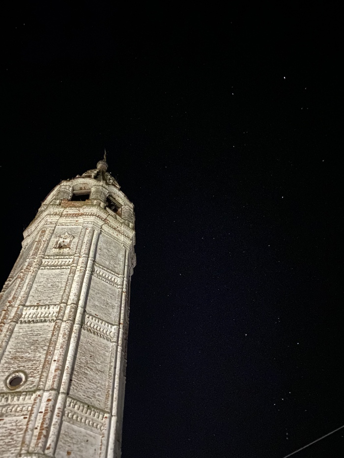 Удивлялись местной архитектуре и звёздности неба!..