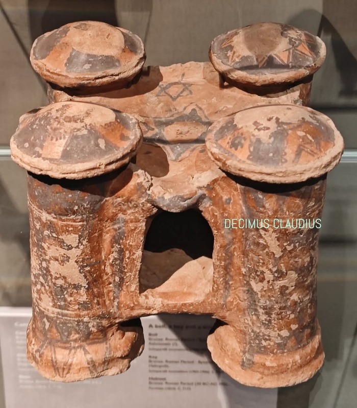 Римская аромалампа в виде каструма