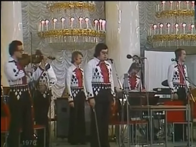 Юрий Денисов в составе "Песняров"