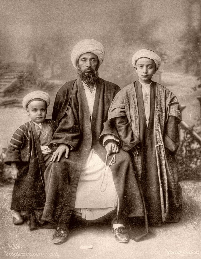 учитель в медресе