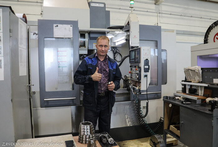 Из серии «Именно они делают Россию великой» - снято мной на АО «Завод бурового оборудования» (Оренбург)