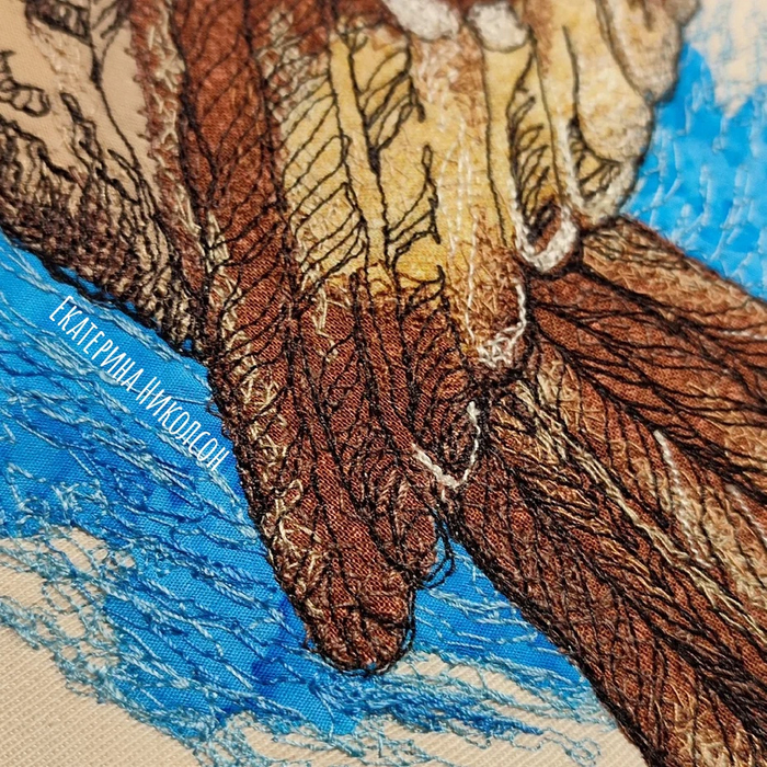 увеличенный фрагмент вышивки на флаге