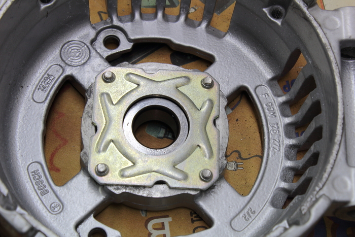 Стопор переднего подшипника генератора AZB 7409