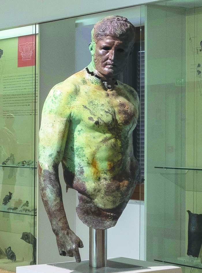 Римская бронзовая статуя