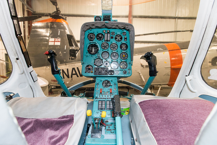 Мало будильников и стрелок? А зачем, тебе, анонимус - больше? Ты не заблудишься - там есть РК, ты не упадешь, там вариометр в наличии. И даже прямой авиагоризонт в наличии. Чего тебе, собака, еще надо.