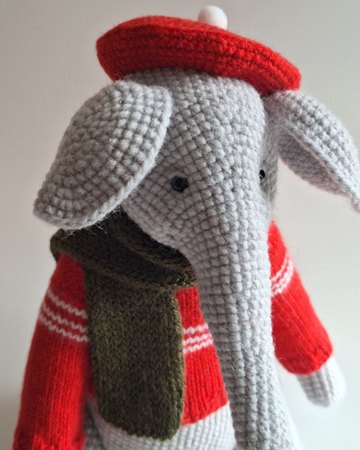 Слон-художник