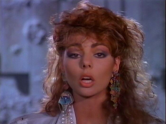 ВСЕХ прошу простить, ВСЕ понимаю, но не могу не сообщить радостную (Я УВЕРЕН!!!) для многих новость SANDRA после 13-летнего перерыва...