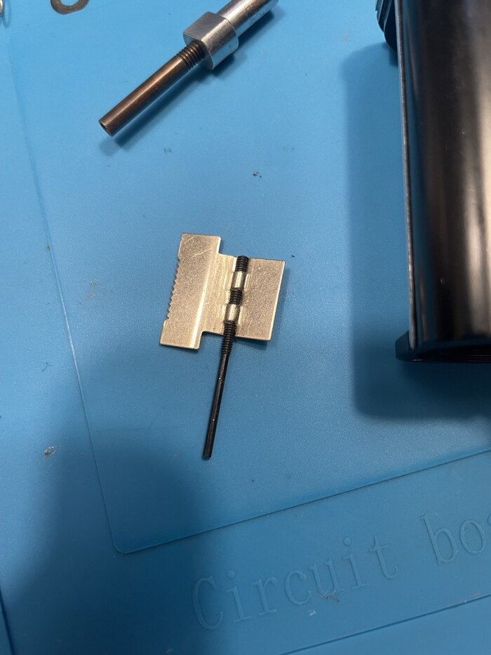 вот сломанная деталь