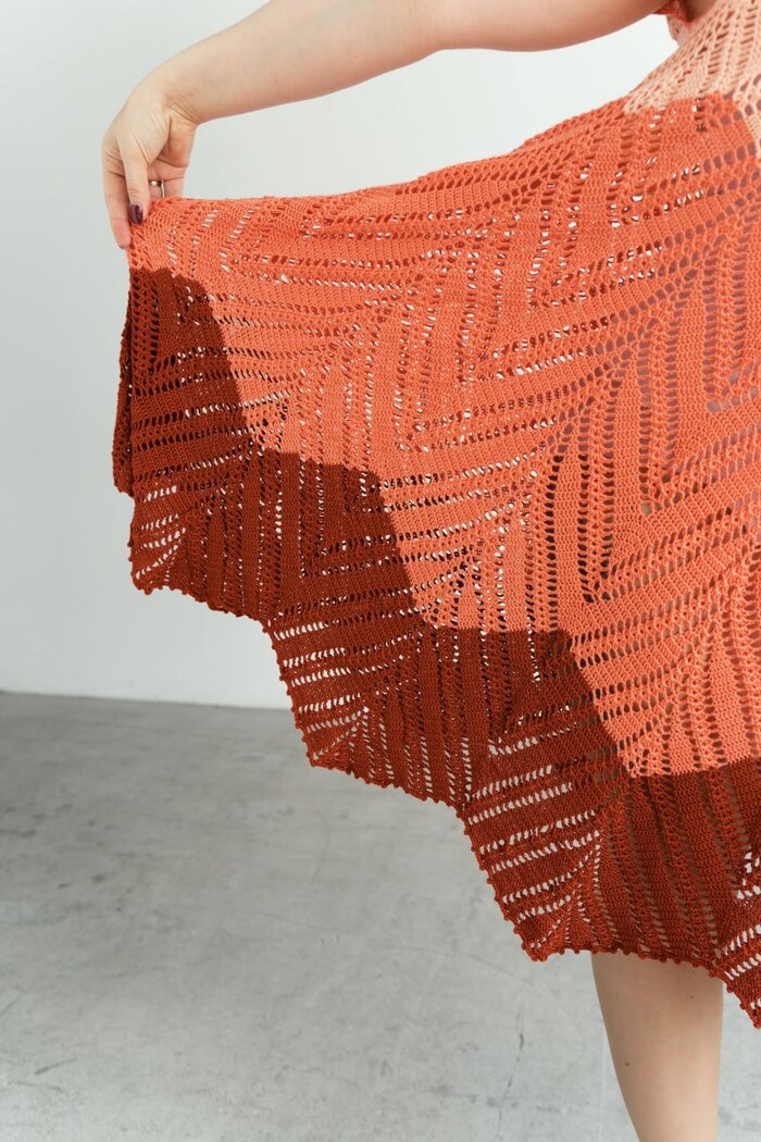 Каждый столбик и петля были связаны вручную