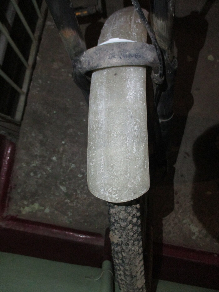 ширина крыла 80 мм,ширина покрышки 52 примерно