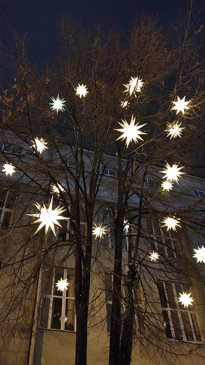 Если звезды зажигают - значит это кому-нибудь нужно?