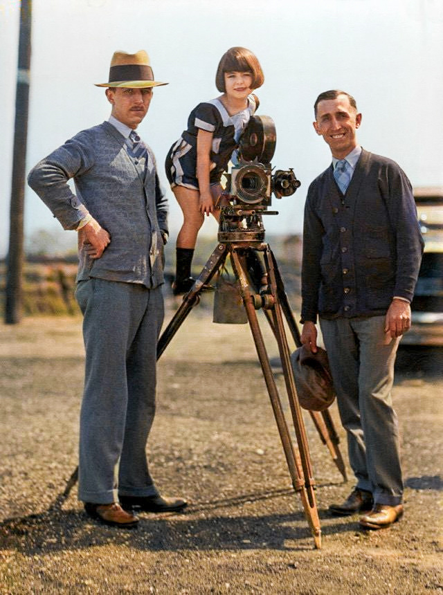 Интересные моменты на съемках культовых и популярных фильмов ХХ века. Подборка из 20 раскрашенных фотографий. Часть II Фото со съемок, Актеры и актрисы, Голливуд, Фильмы, Советское кино, Фотография, Советские актеры, Старое фото, Колоризация, Длиннопост