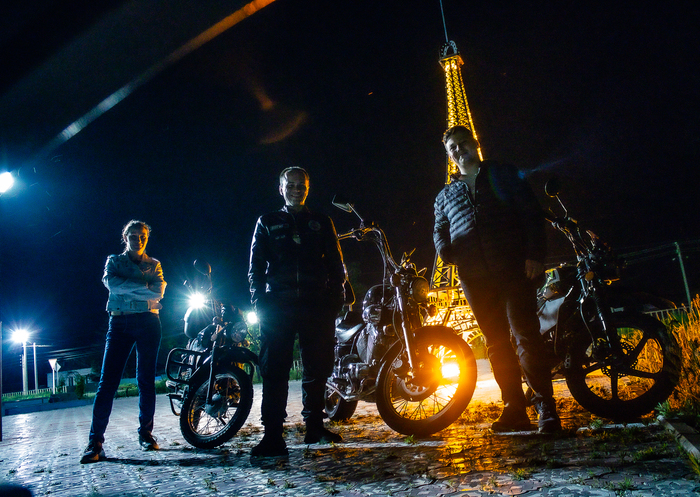 Совместные покатушки с другом.