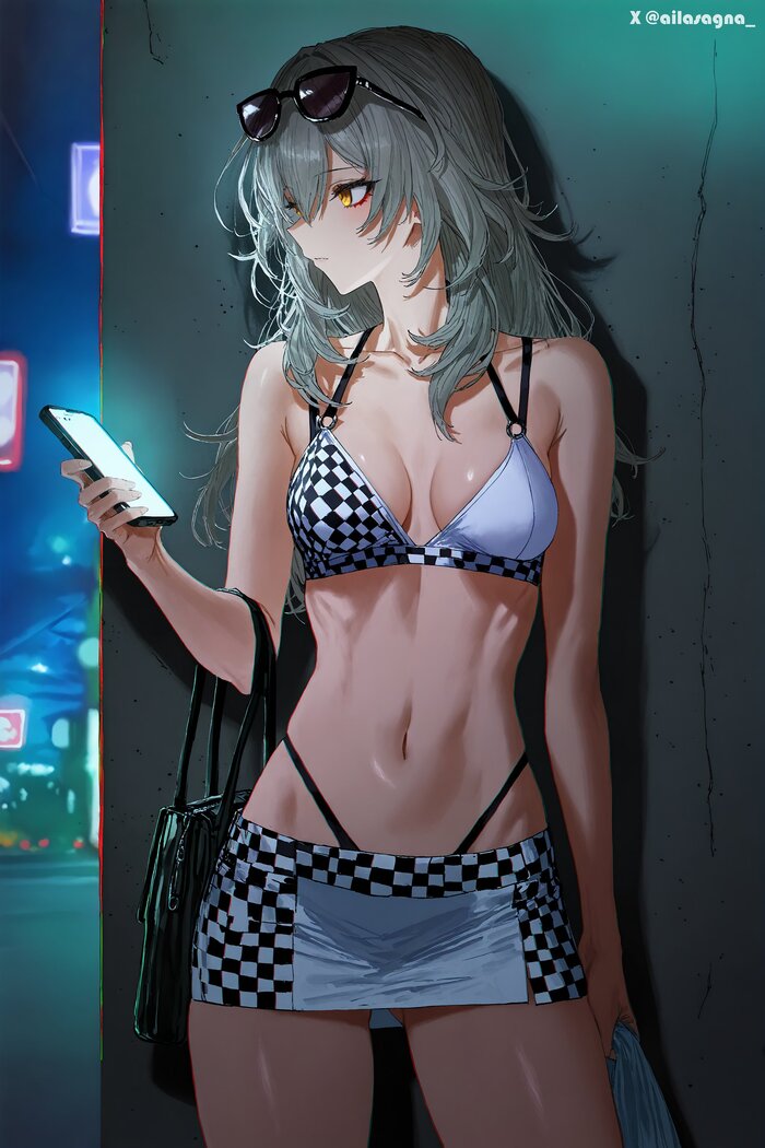 Накупила дубовых рулетиков и ждет