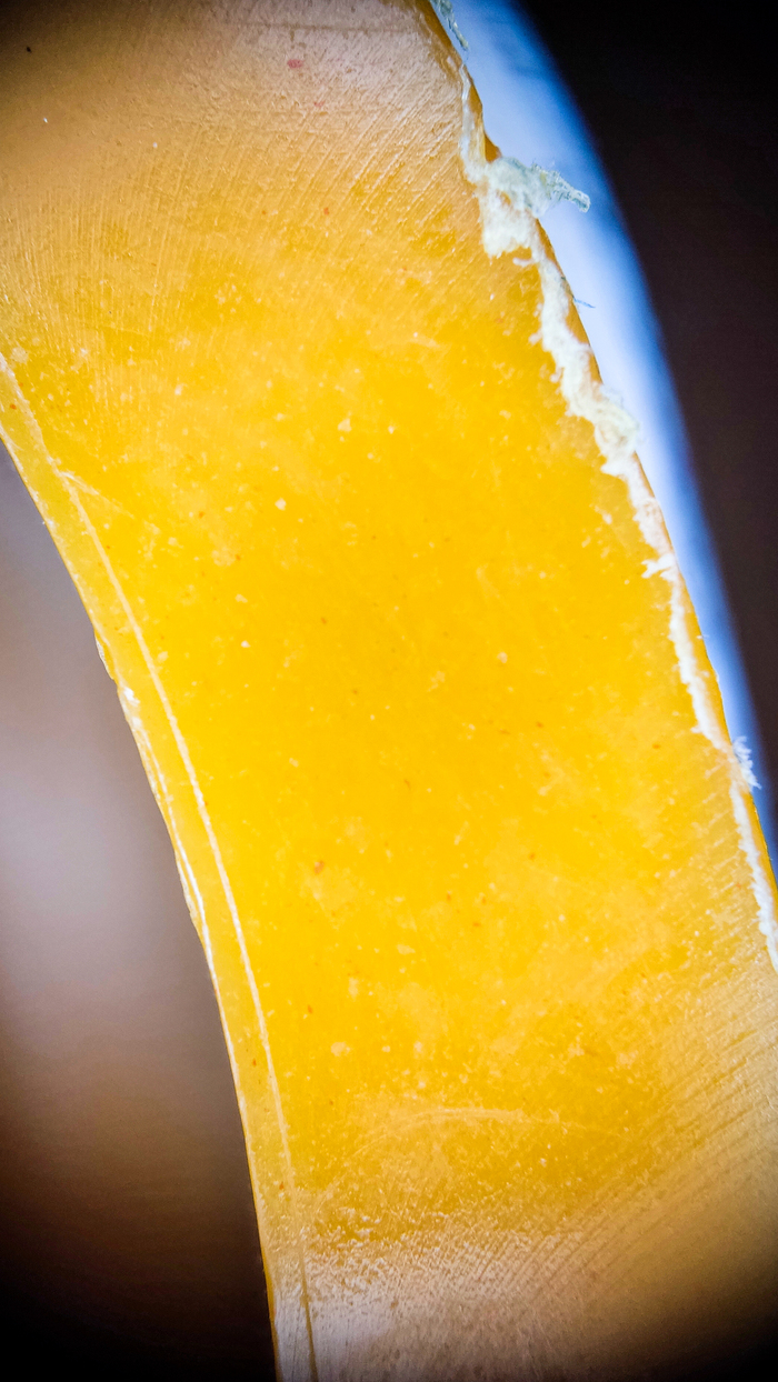 Распиленный пластик ручки