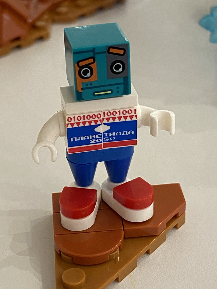 Оказывается у робота тоже бывает пупок.