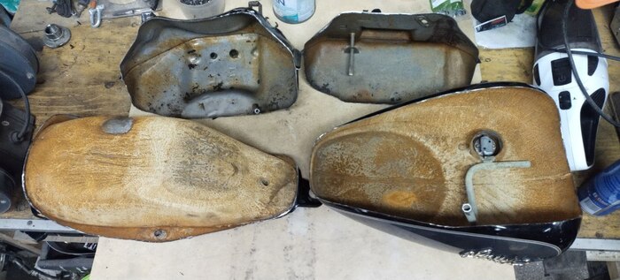 Вот как выглядели баки внутри.