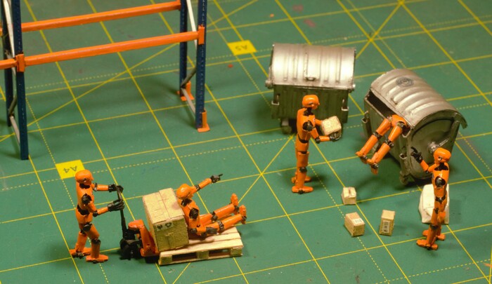 фото.3 Киборг Анастасий проводит инвентаризацию с коллегами